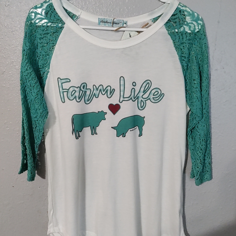 Women's Southern Grace Farm Life shirt NWTS Size M. 
